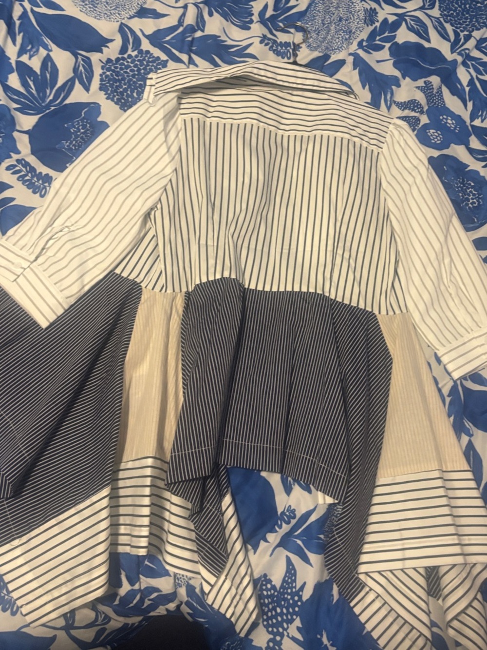 Gracia White Shirt with Navy Pinstripes - Picture 4 of 4